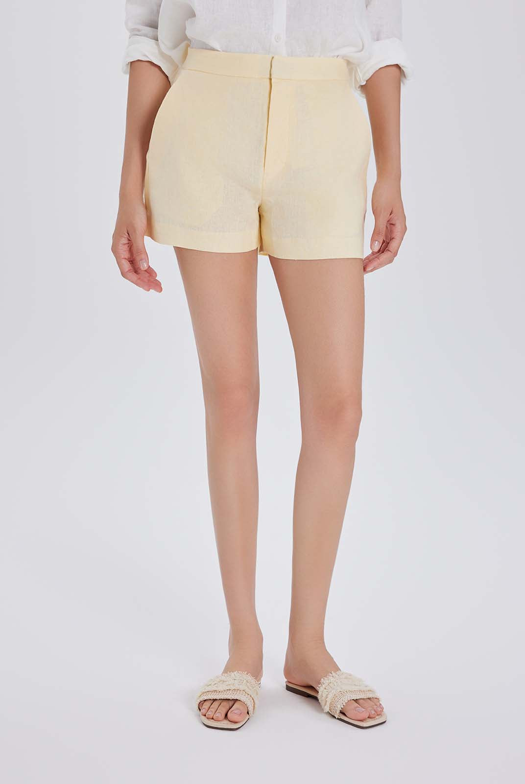 100% Linen Shorts With An Elastic Back Waist