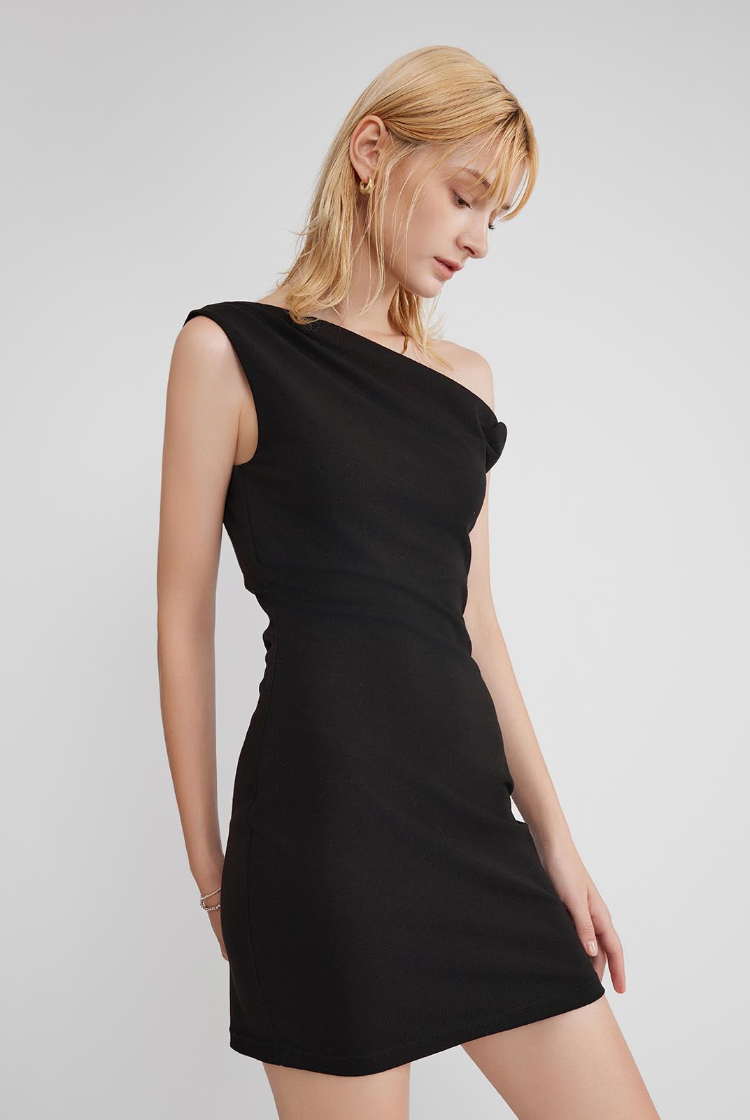 ASOBIO Twist Asymmetric Knit Dress