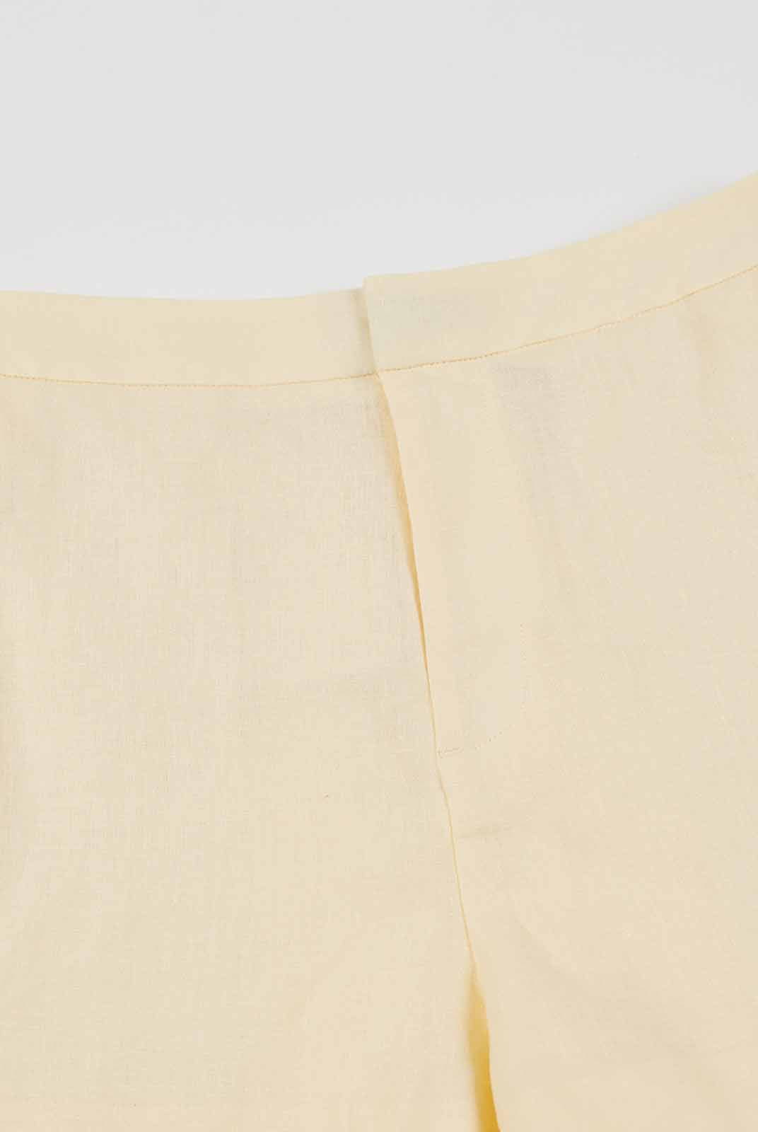 100% Linen Shorts With An Elastic Back Waist