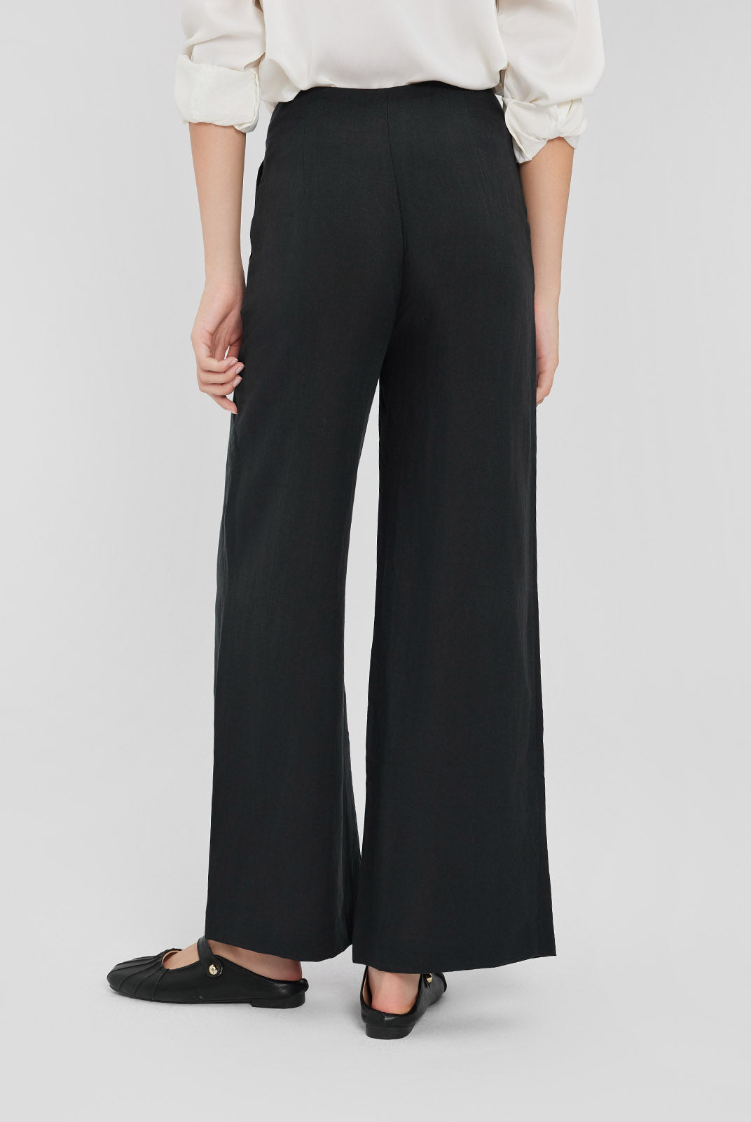 ASOBIO Straight-Leg Minimalist Trousers
