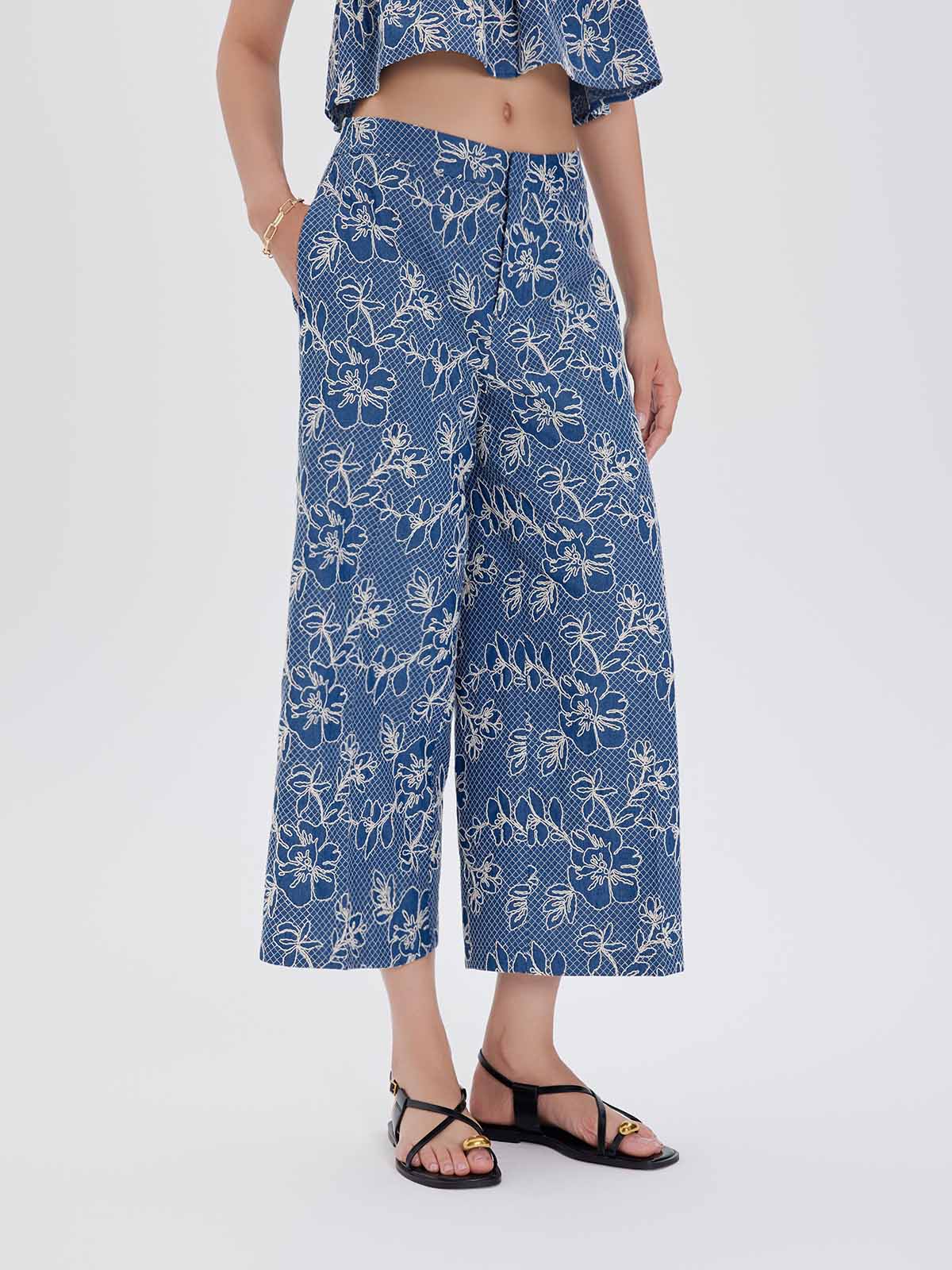 ASOBIO Embroidered Wide-Leg Cropped Pants