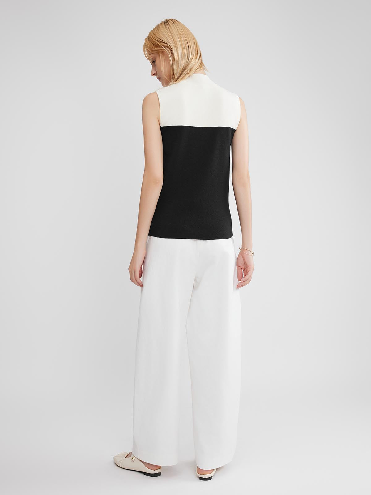 ASOBIO Colorblock Mockneck Sleeveless Knit Top