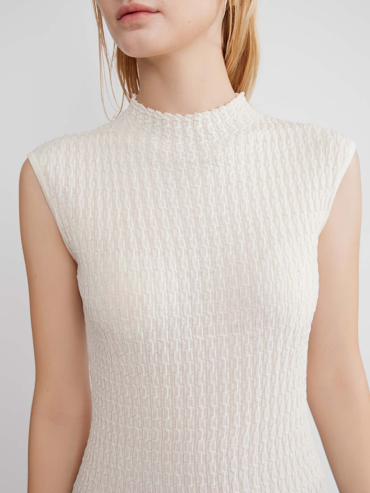ASOBIO 100% Wool Textured Mockneck Top