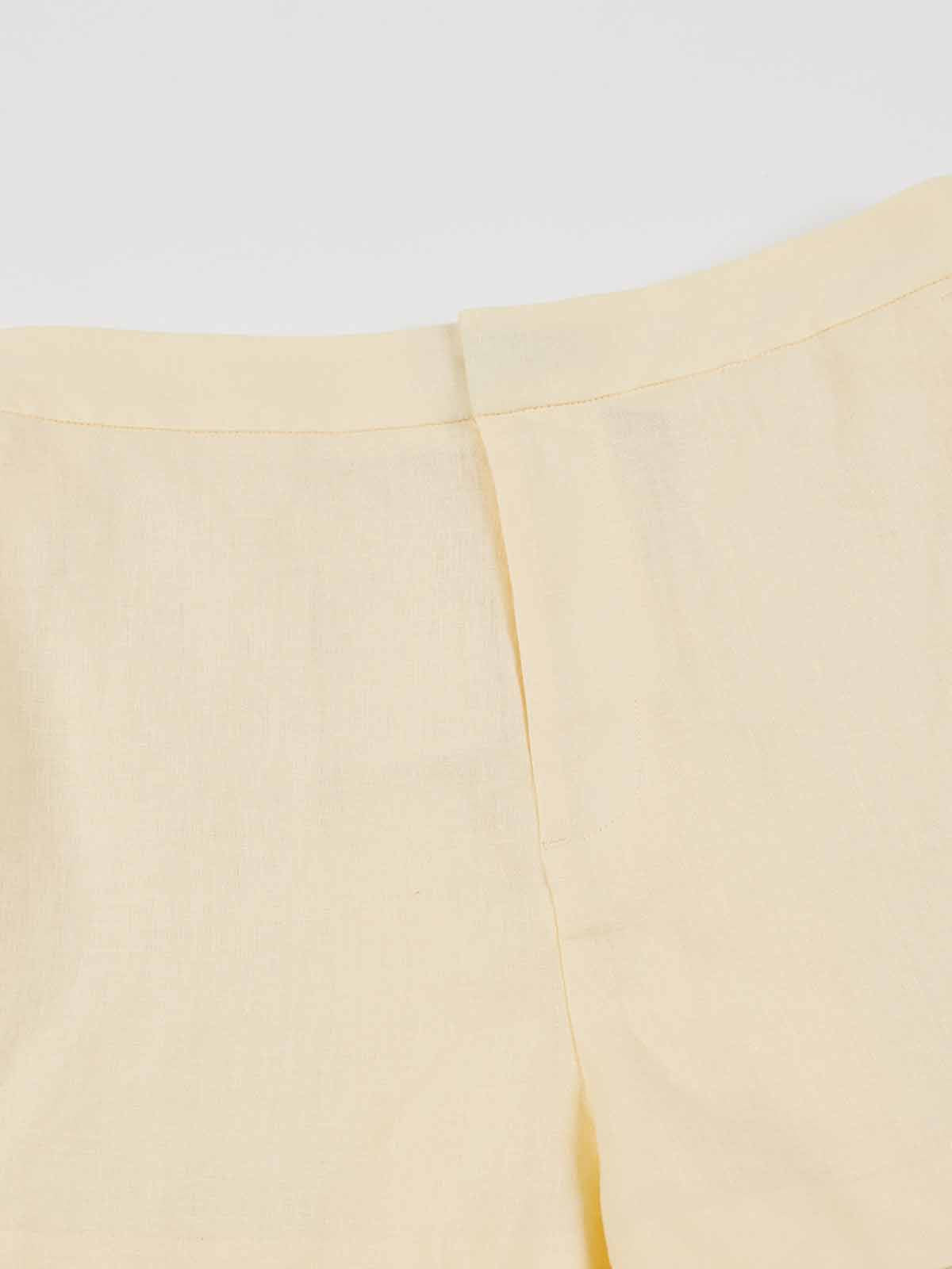 100% Linen Shorts With An Elastic Back Waist
