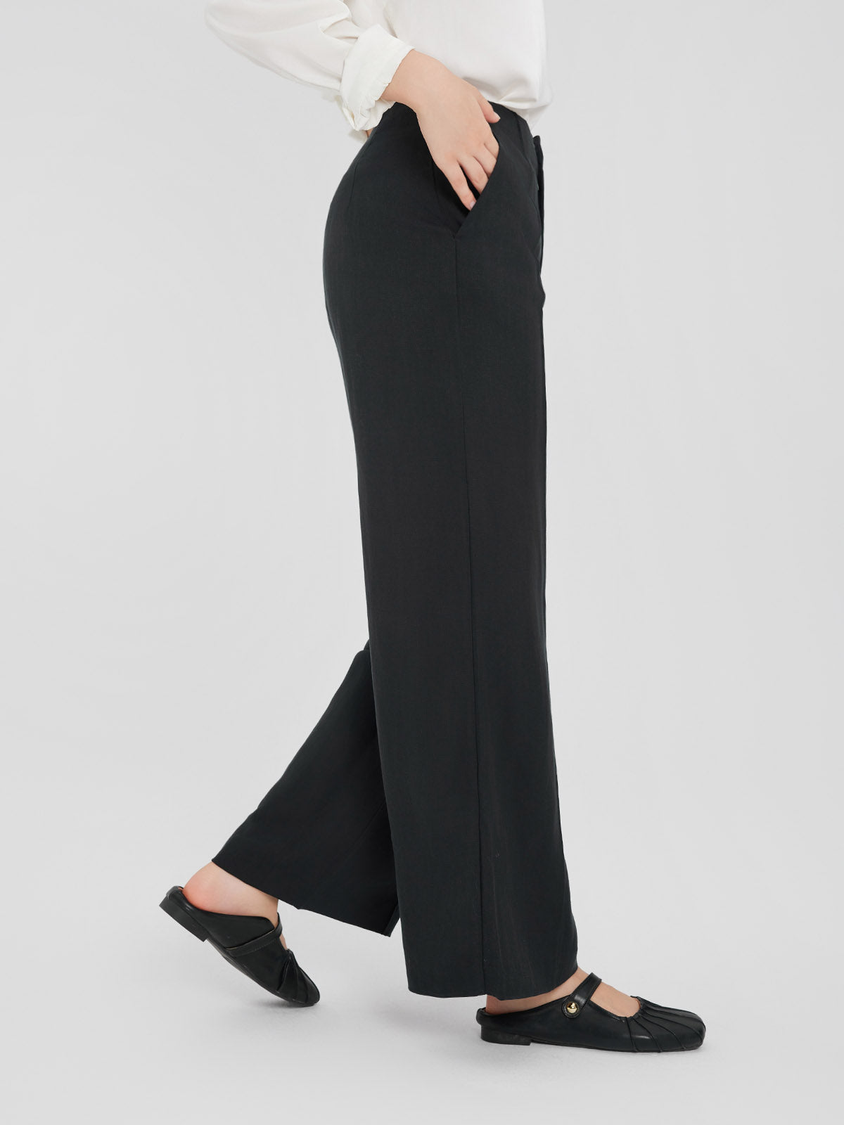 ASOBIO Straight-Leg Minimalist Trousers